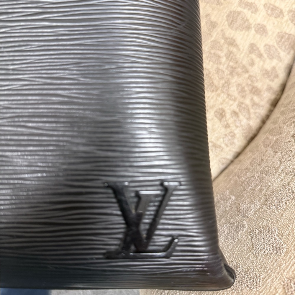 Louis Vuitton Black Epi Leather Kleber MM - Picture 12 of 15